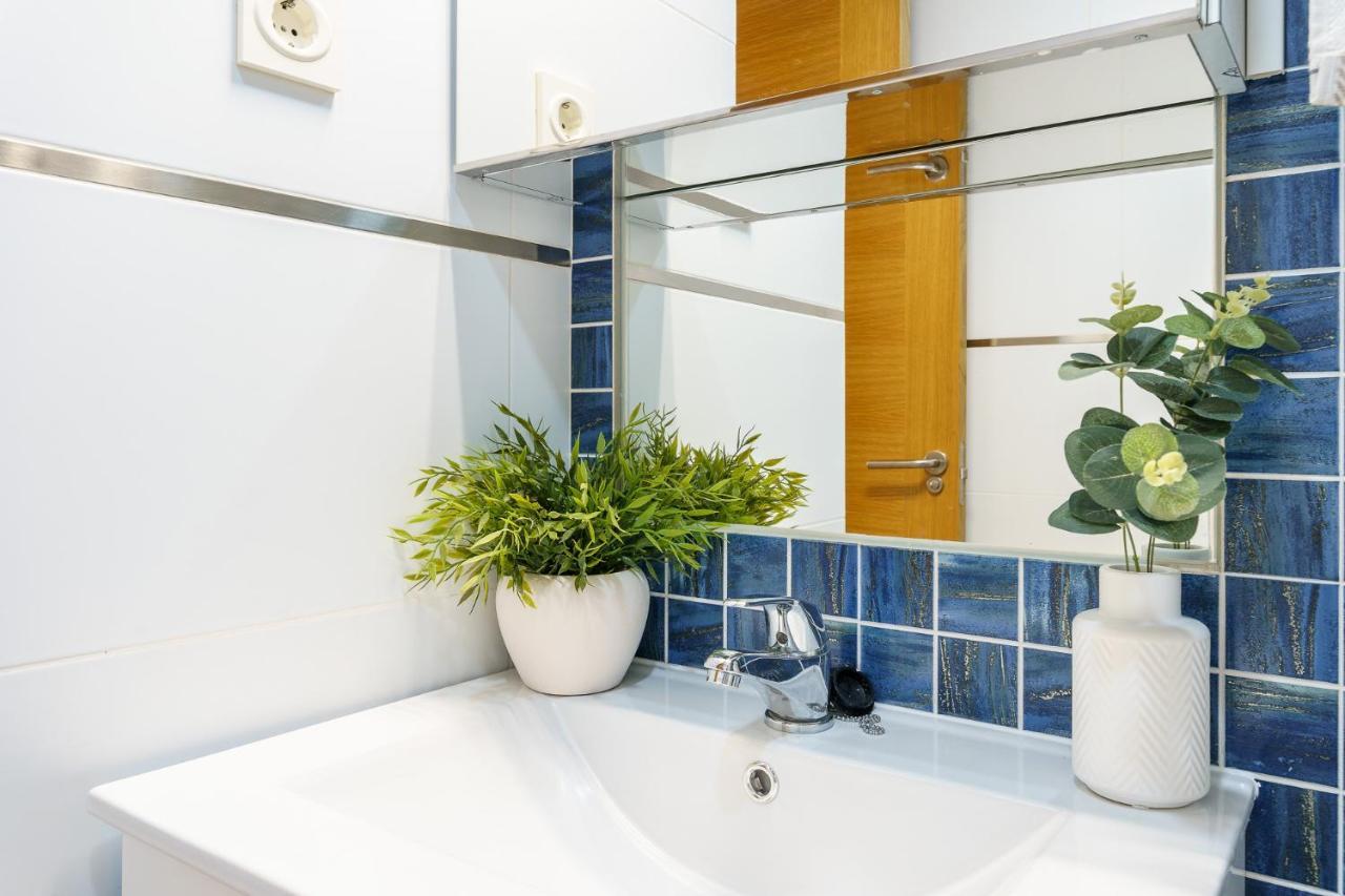 Malagasuite Cozy Center Apartment & Parking Экстерьер фото